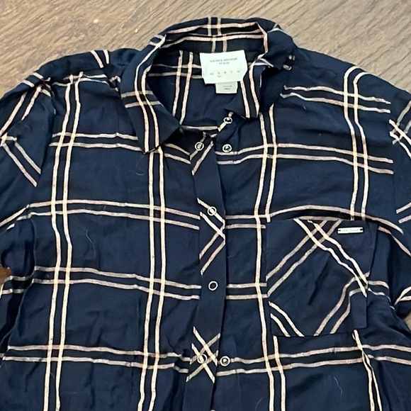 Vero Moda Navy and Beige Plaid Women’s Shirt Size Small - Picture 2 of 5